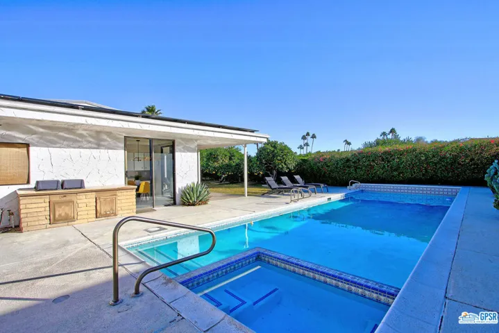 2142 S Toledo Avenue, Palm Springs, California 92264