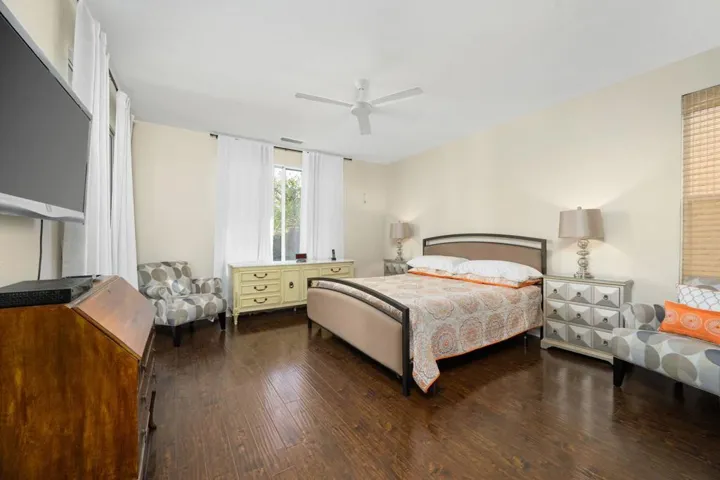 34-web-or-mls-JV_Trilogy_1222_034