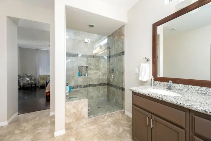 37-web-or-mls-JV_Trilogy_1222_037