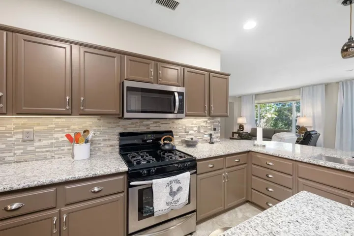 31-web-or-mls-JV_Trilogy_1222_031