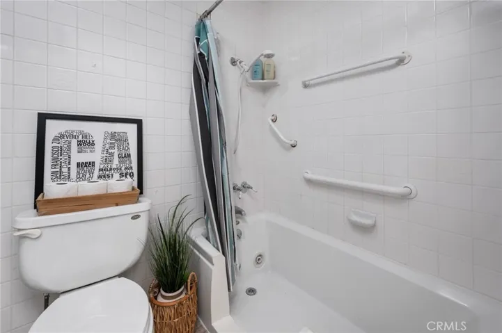 565 Esplanade 104, Redondo Beach, California 90277