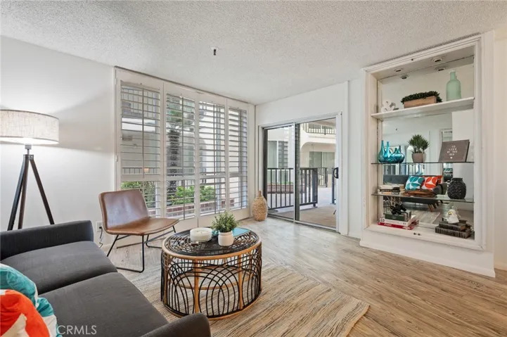 565 Esplanade 104, Redondo Beach, California 90277