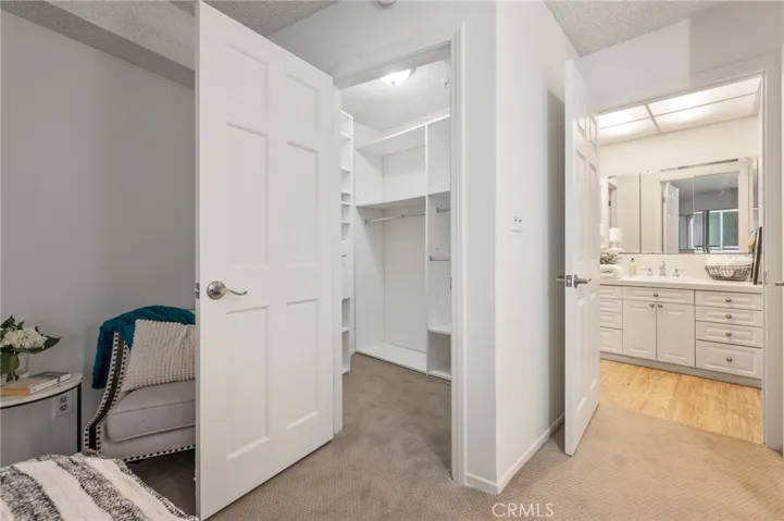 565 Esplanade 104, Redondo Beach, California 90277