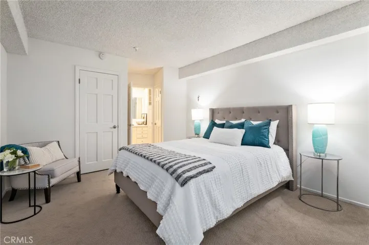 565 Esplanade 104, Redondo Beach, California 90277