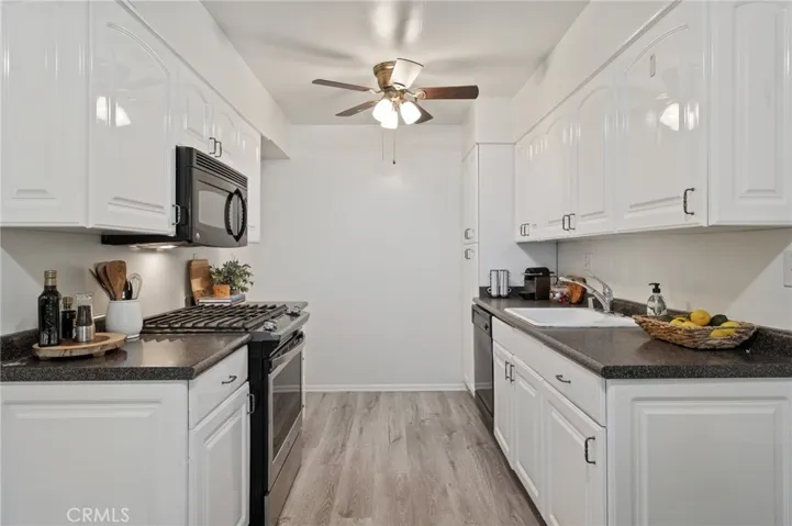 565 Esplanade 104, Redondo Beach, California 90277