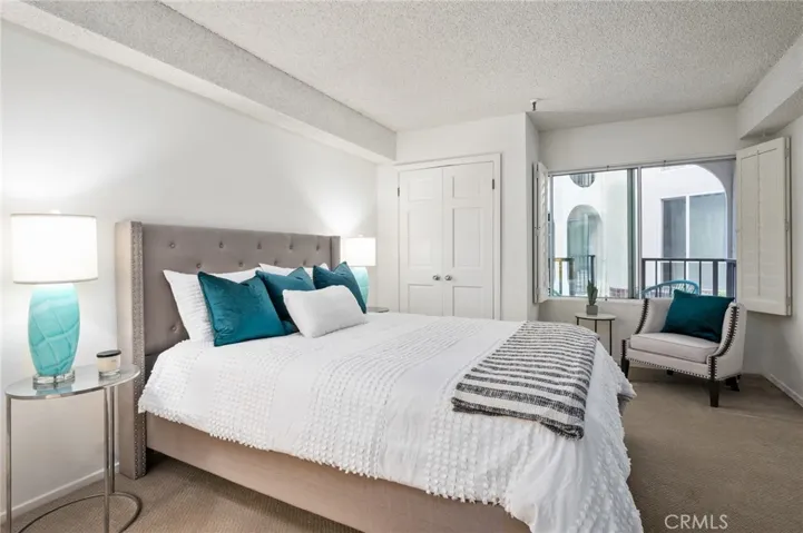565 Esplanade 104, Redondo Beach, California 90277