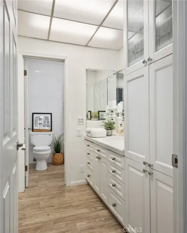 565 Esplanade 104, Redondo Beach, California 90277