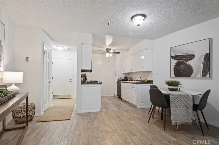 565 Esplanade 104, Redondo Beach, California 90277