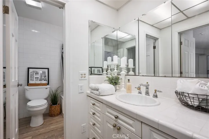 565 Esplanade 104, Redondo Beach, California 90277