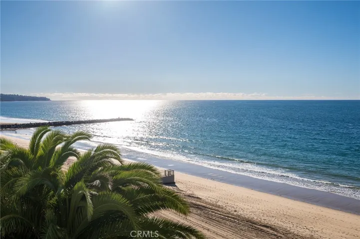 565 Esplanade 104, Redondo Beach, California 90277