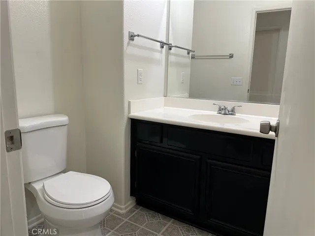 Shared full bathroom