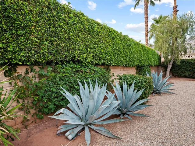 49200 Avenida Anselmo, La Quinta, California 92253