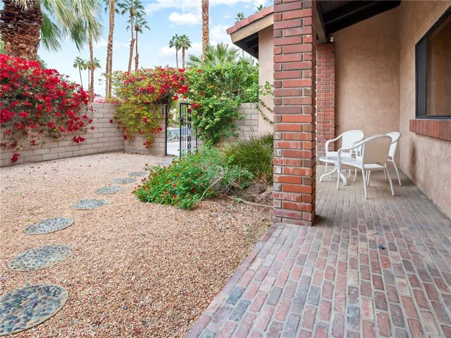 49200 Avenida Anselmo, La Quinta, California 92253