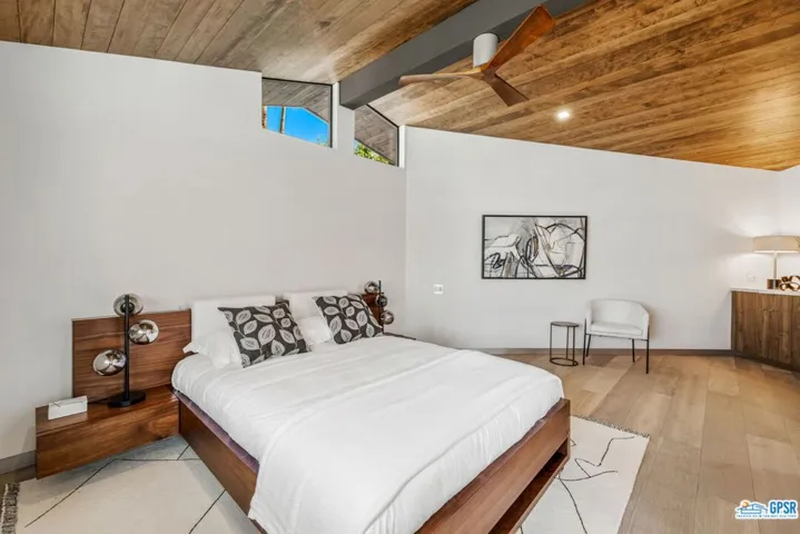 Guest bedroom