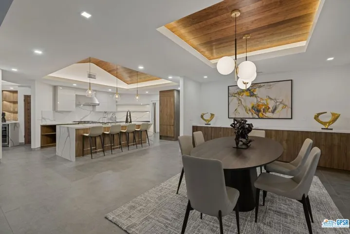 Dining Room to kitchen