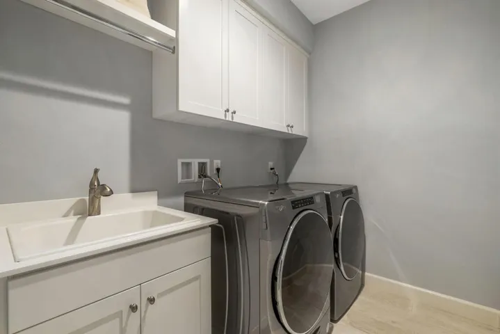 MODEL HOME