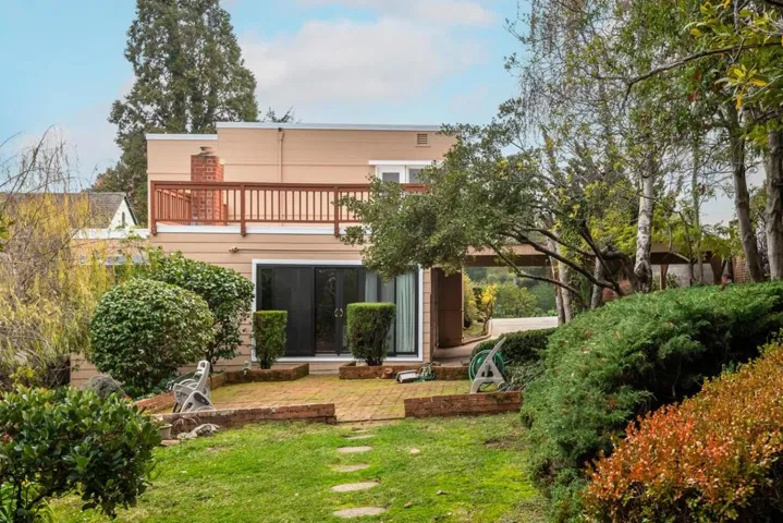 2910 Hillside Drive, Burlingame, California 94010