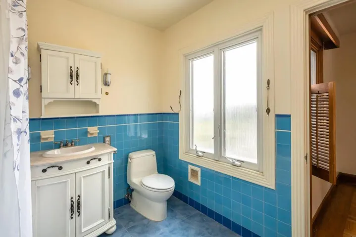 2910 Hillside Drive, Burlingame, California 94010