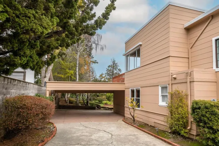 2910 Hillside Drive, Burlingame, California 94010