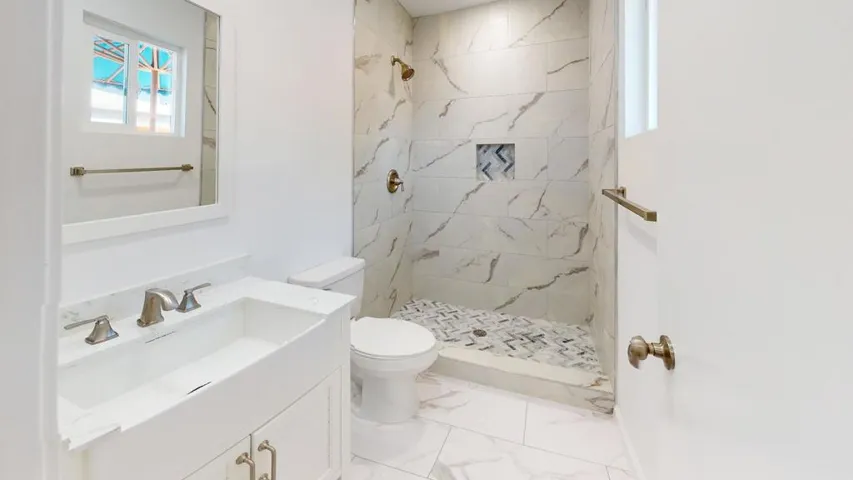 82812-Charlestown-Bathroom(1)