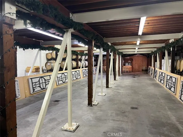 BARREL  ROOM  PERFECT FOR PRIVATE  PARTIES