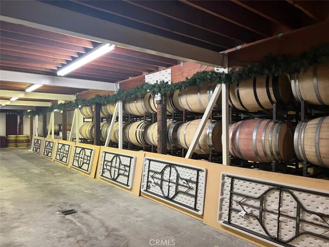 BARREL  ROOM   VERY  INTIMATE  PARTY  ROOM