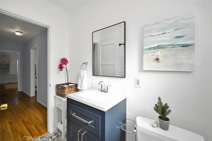 super cute tile and vanity