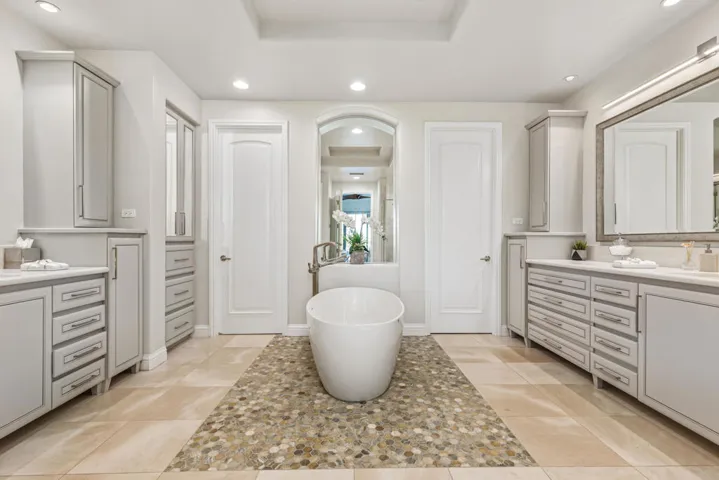 Master tub