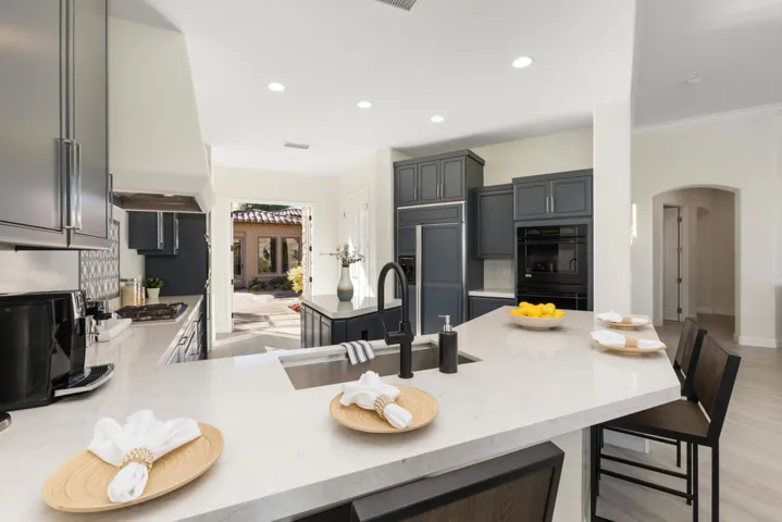 kitchen peninsula