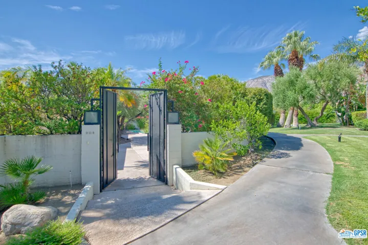 130 W Racquet Club Road 308, Palm Springs, California 92262
