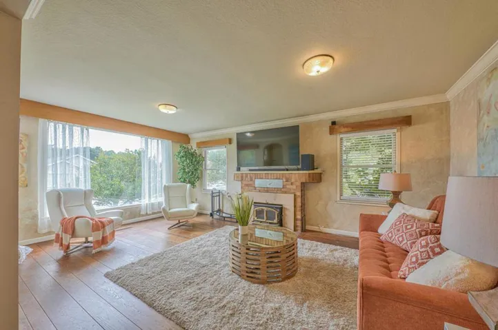 817 Congress Avenue, Pacific Grove, California 93950