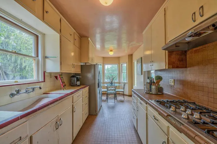 817 Congress Avenue, Pacific Grove, California 93950