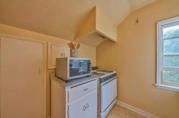 817 Congress Avenue, Pacific Grove, California 93950