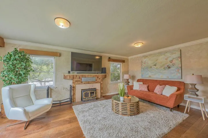 817 Congress Avenue, Pacific Grove, California 93950