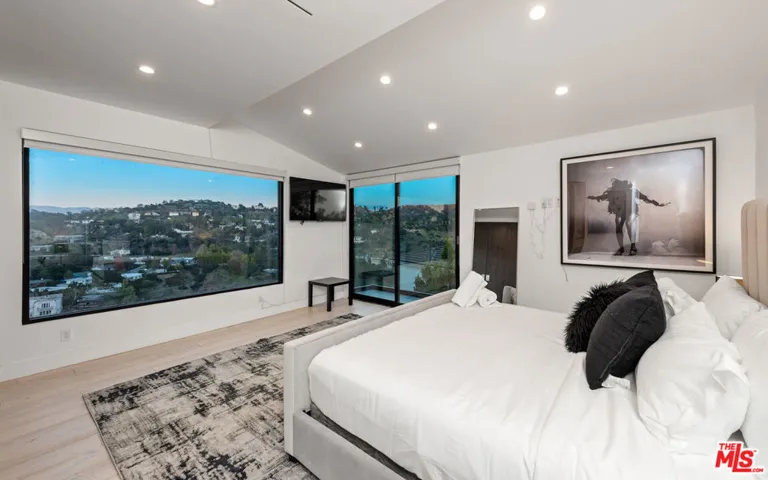 7567 Hermes Drive, Los Angeles, California 90046