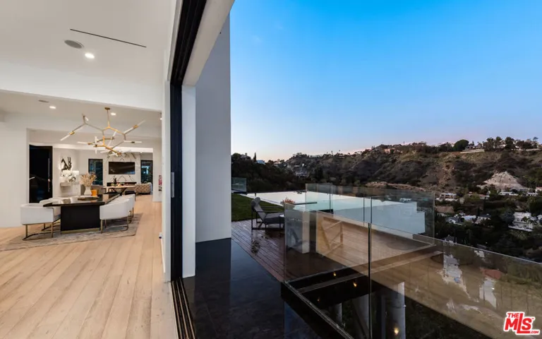 7567 Hermes Drive, Los Angeles, California 90046