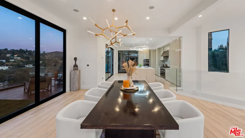 7567 Hermes Drive, Los Angeles, California 90046