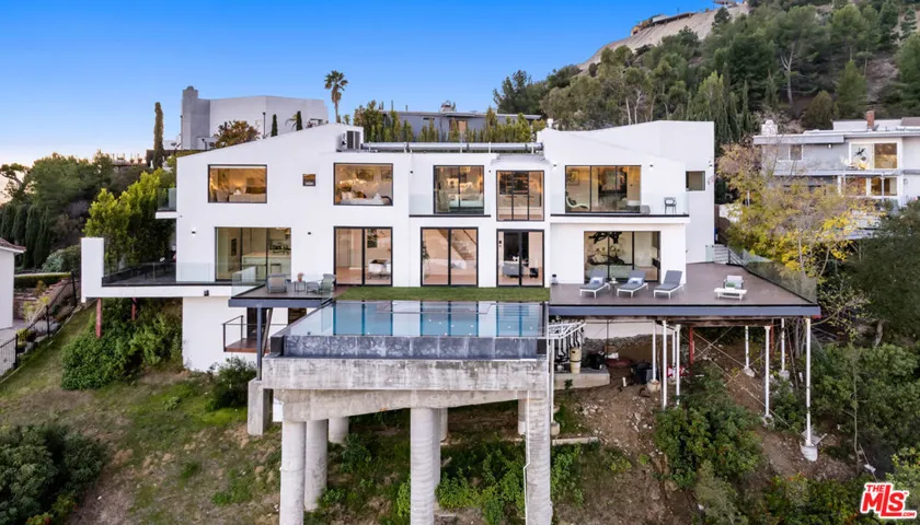 7567 Hermes Drive, Los Angeles, California 90046