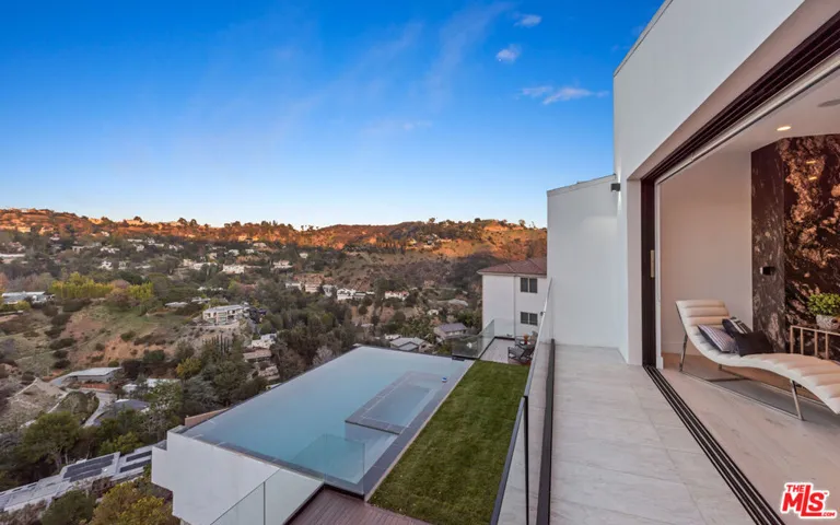 7567 Hermes Drive, Los Angeles, California 90046