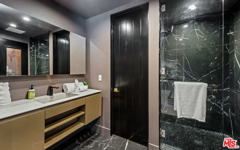 7567 Hermes Drive, Los Angeles, California 90046