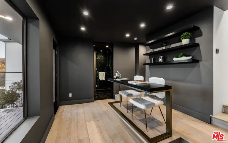 7567 Hermes Drive, Los Angeles, California 90046