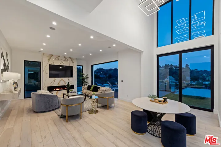 7567 Hermes Drive, Los Angeles, California 90046