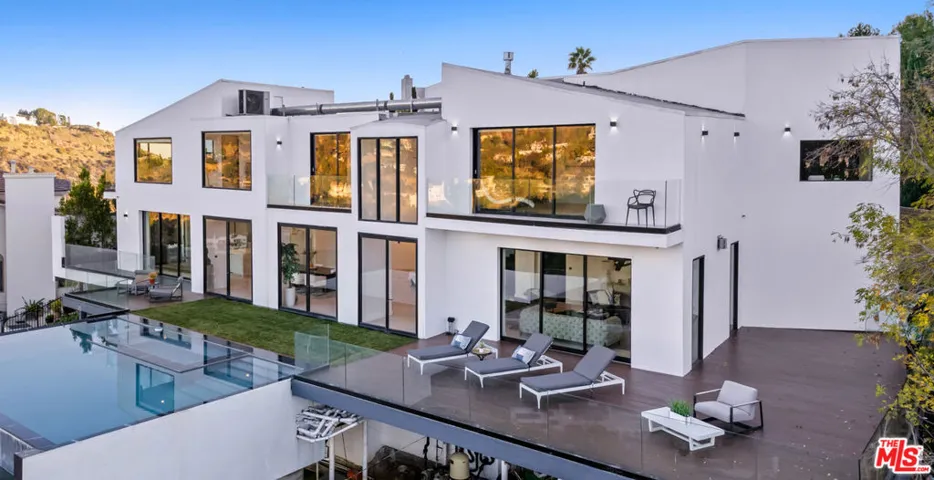 7567 Hermes Drive, Los Angeles, California 90046