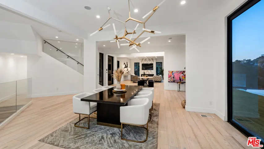 7567 Hermes Drive, Los Angeles, California 90046
