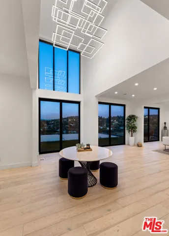 7567 Hermes Drive, Los Angeles, California 90046