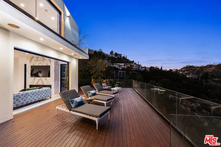 7567 Hermes Drive, Los Angeles, California 90046