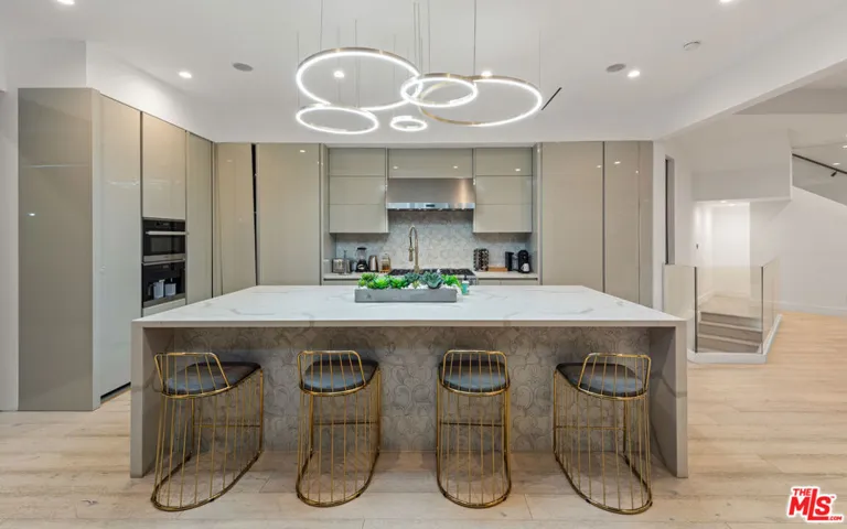 7567 Hermes Drive, Los Angeles, California 90046