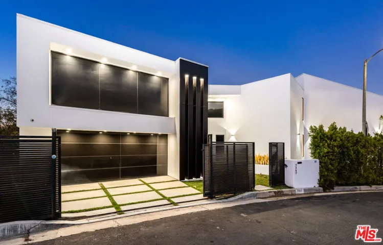 7567 Hermes Drive, Los Angeles, California 90046