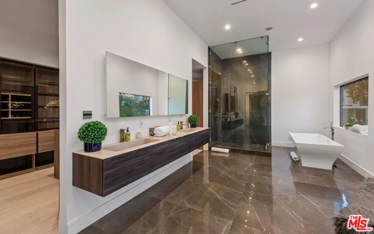 7567 Hermes Drive, Los Angeles, California 90046