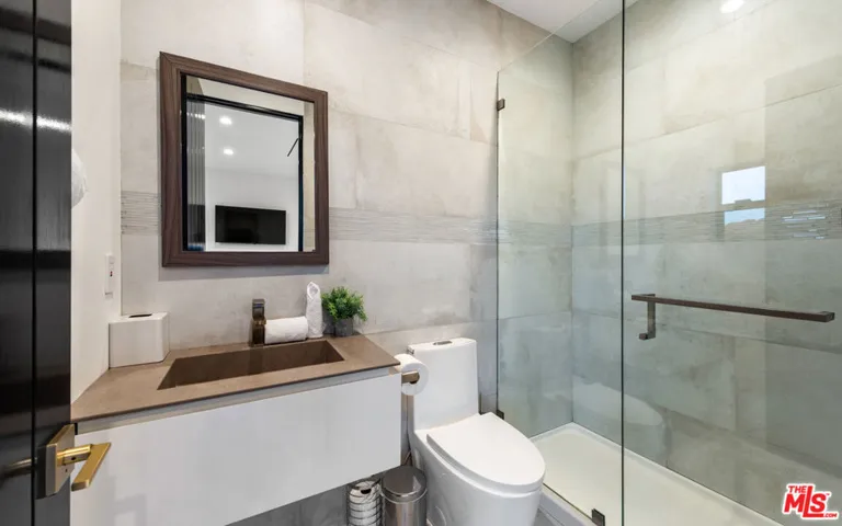 7567 Hermes Drive, Los Angeles, California 90046